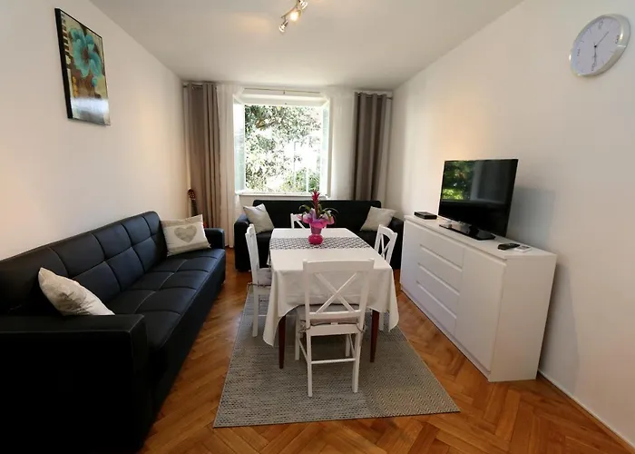 Apartment Mira Lapad